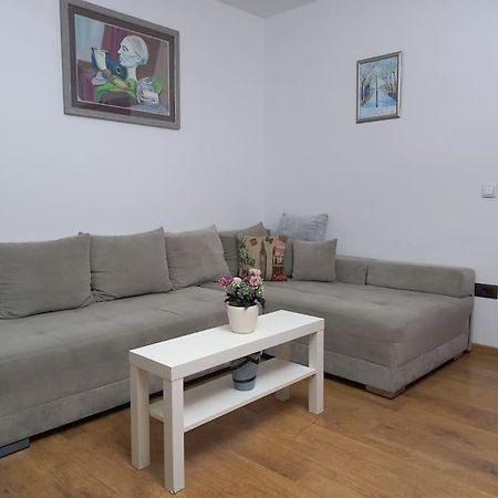 2Br Airport Accommodation W/Free Private Parking Ledine Екстер'єр фото